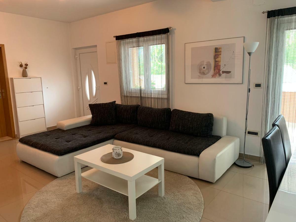 Apartment Leonardo ビオグラード・ナ・モル エクステリア 写真